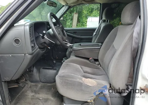 2005 GMC Sierra K2500 Heavy Duty из США, поврежденный, VIN 1GTHK23U35F881594